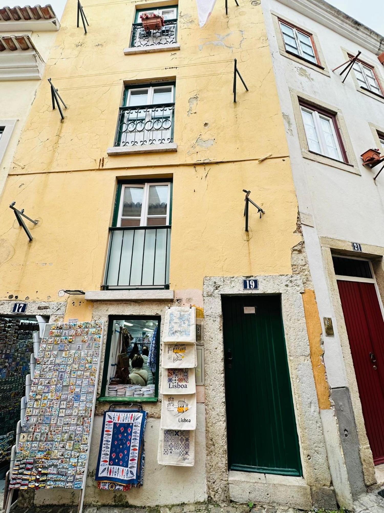 Castle Cozy Apartment Lisbon Luaran gambar